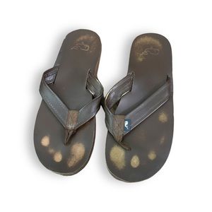 Vineyard Vines Leather Flip Flops